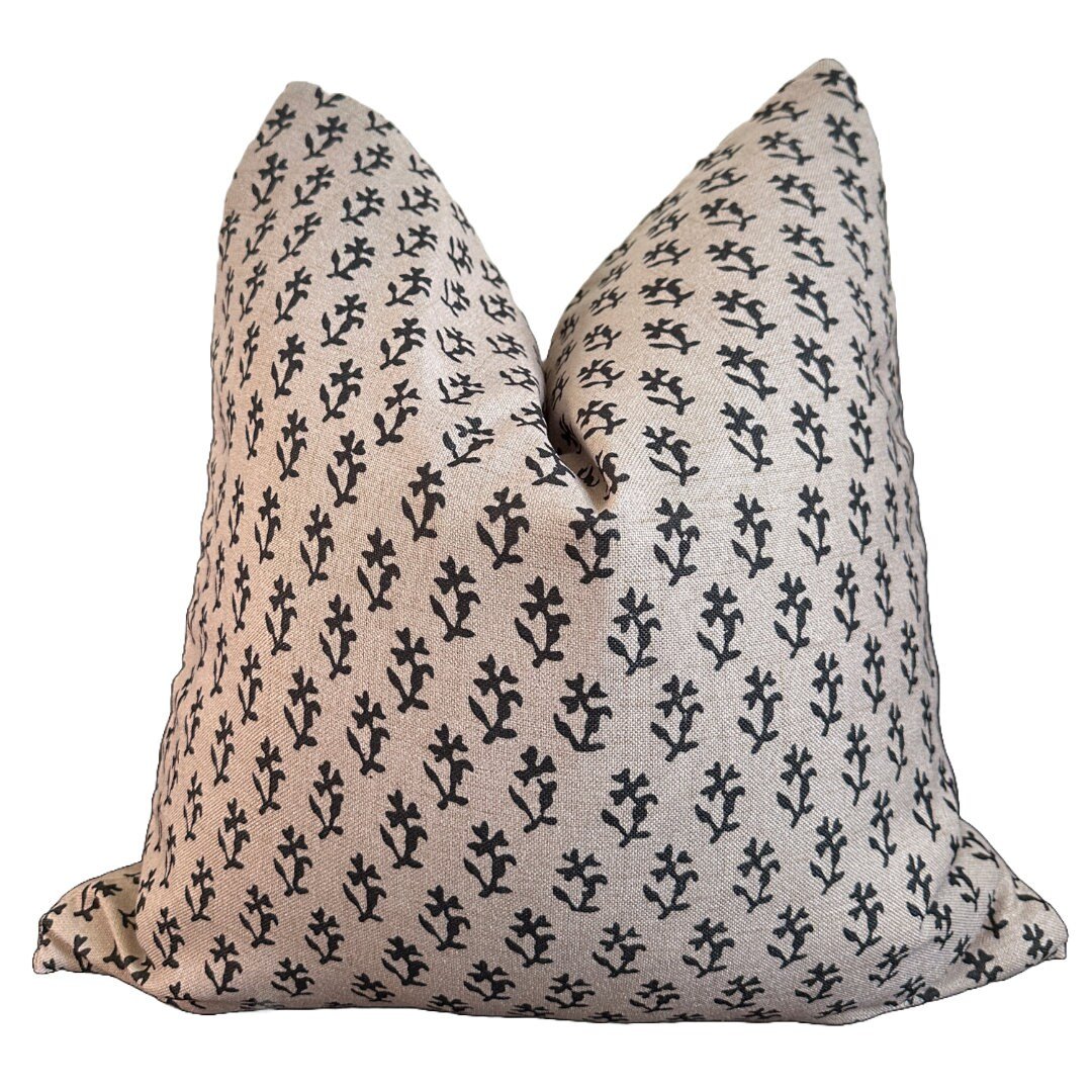 Dahlia Outdoor/Indoor Pillow Cover- 22X22