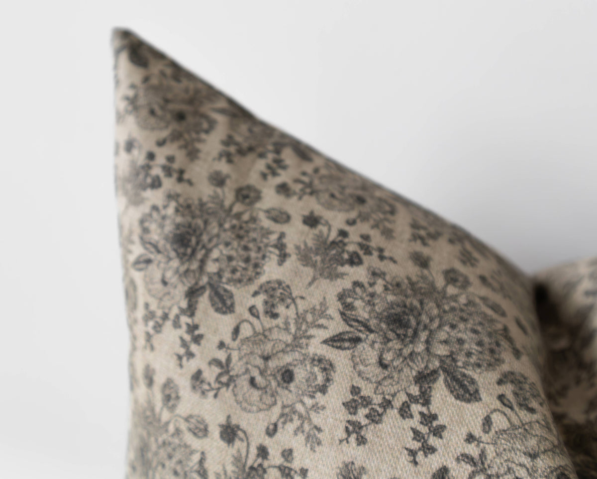 Elizabeth Pillow Cover