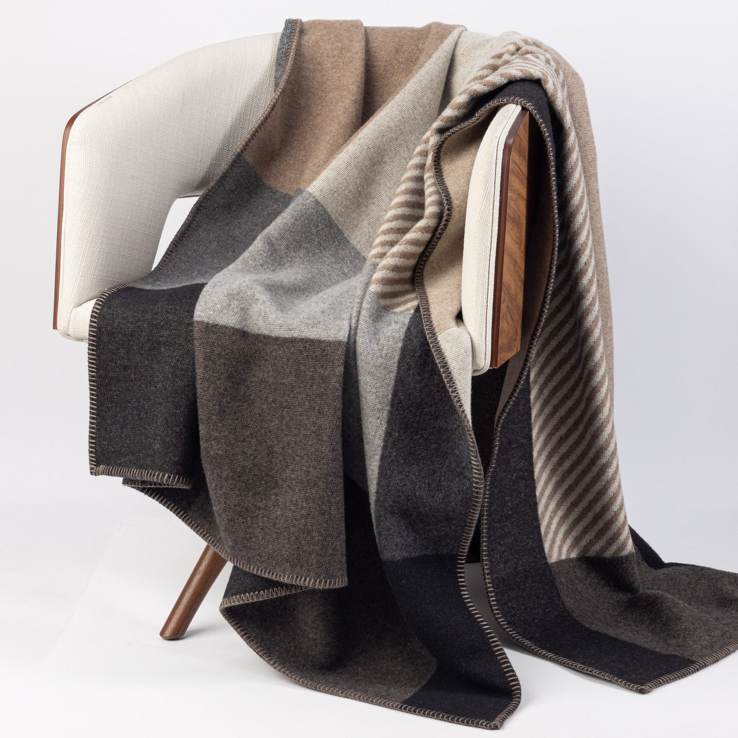 Montreal Merino Virgin Wool, Charcoal, Super Throw