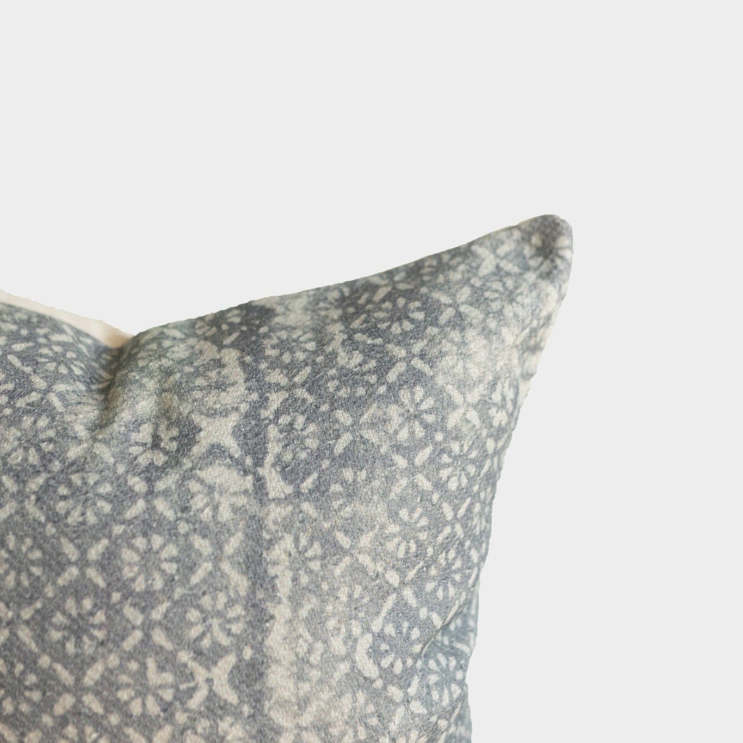 Diamond Floral Thick Weave - 22"