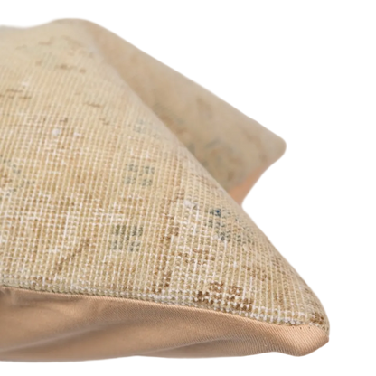 Axel Turkish Pillow: 20 x 20 / II