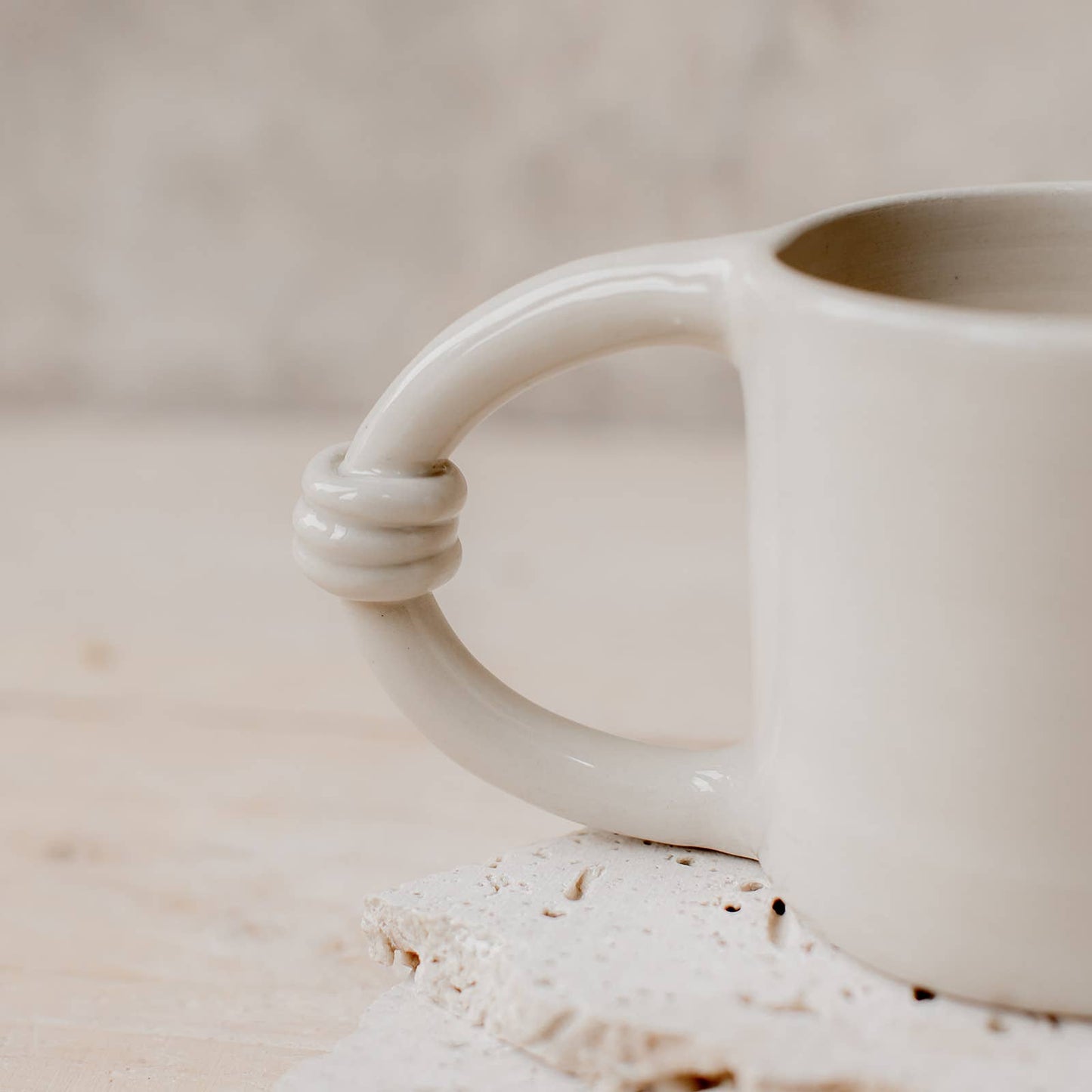 Large maxi mug Circle handmade ceramic design: Beige