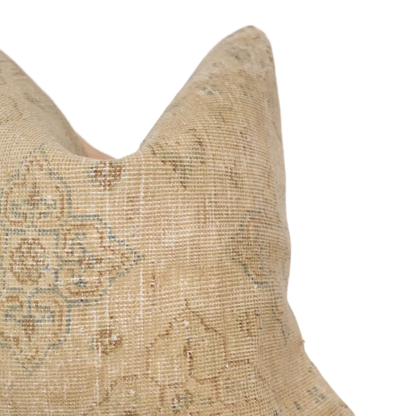 Axel Turkish Pillow: 20 x 20 / II