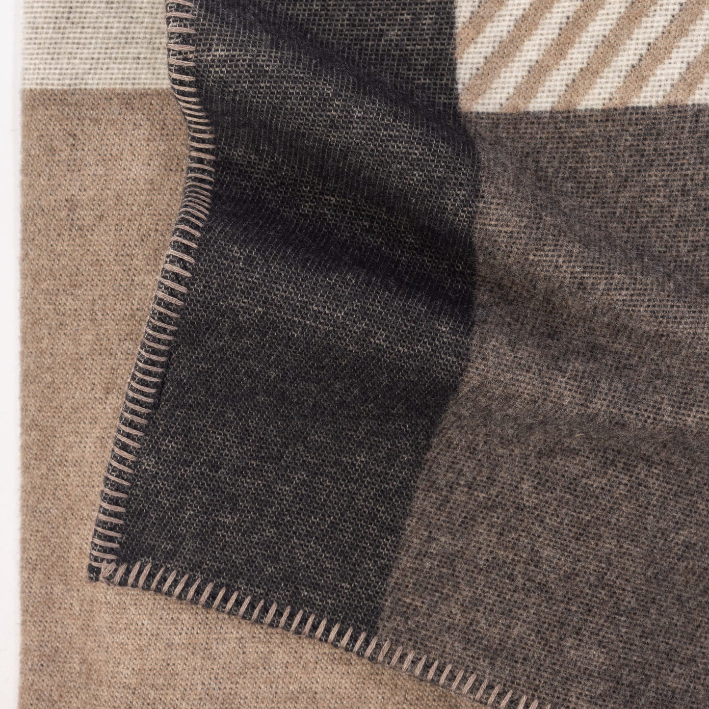 Montreal Merino Virgin Wool, Charcoal, Super Throw