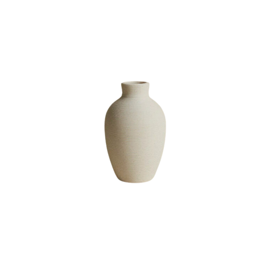 Curvy Vase: Ivory Clay